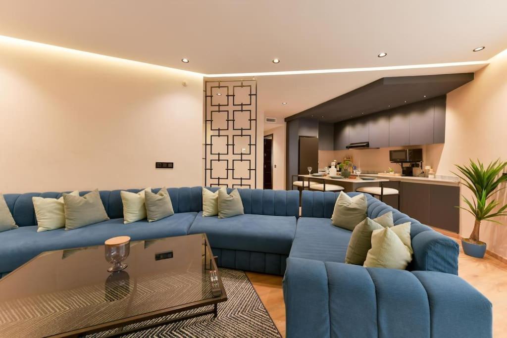 Unique Waterfront 2 Bedroom & Terrace - Downtown Marina * Tangier