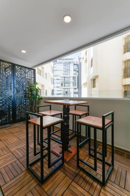 Unique Waterfront 2 Bedroom & Terrace - Downtown Marina *
